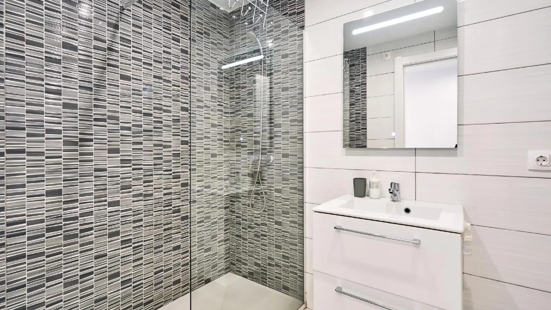 Apartment Ferienwohnung Fuer 4 Personen Ca 70 Qm In Empuriabrava, Costa Brava Golf De Roses